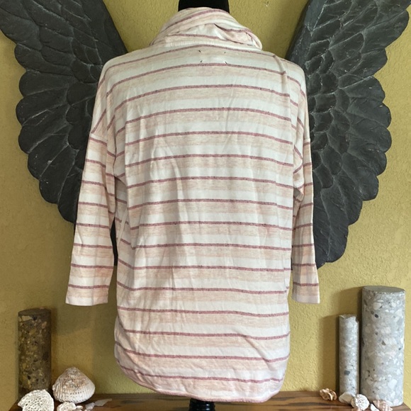 Lou & Grey Oversized Striped Cowl Neck 3/4 Sleeve Shirt - Picture 8 of 10